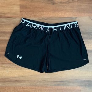 Under Armour black shorts